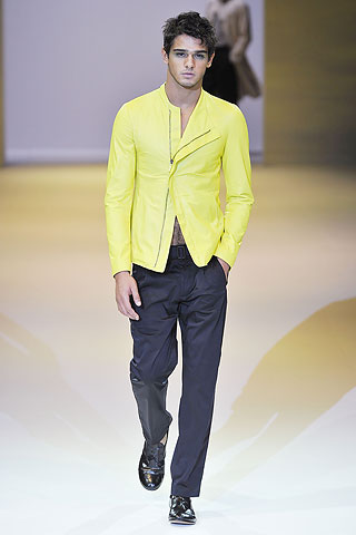 Giorgio Armani / - 2011